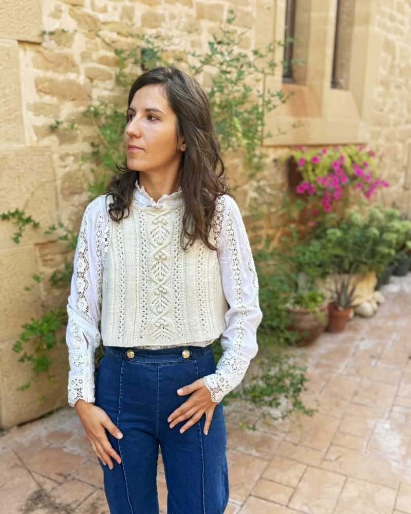 Sabia – Patrón de top o chaleco de punto sin costuras. Knitting pattern. Top Vest