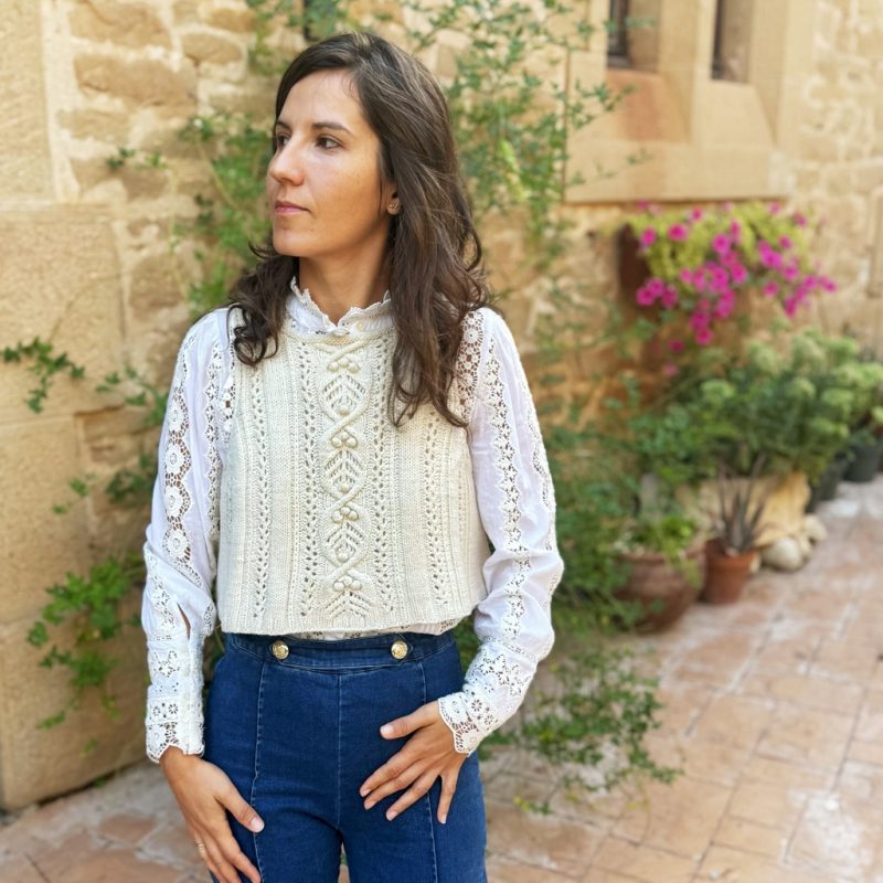 Sabia – Patrón de top o chaleco de punto sin costuras. Knitting pattern. Top Vest