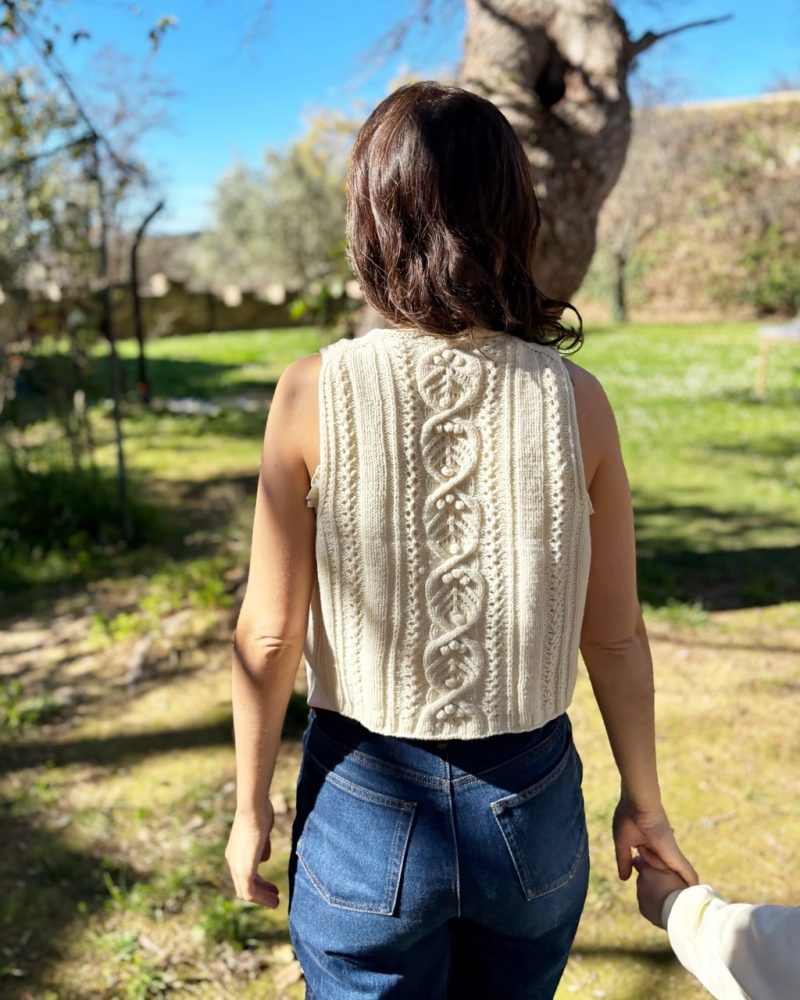 Sabia – Patrón de top o chaleco de punto sin costuras. Knitting pattern. Top Vest