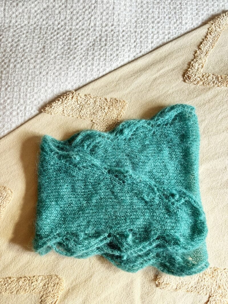 chal veluma knitting pattern patron punto shawl calados lace bodoques bobbles